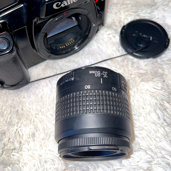 CANON EOS REBEL S II 35mm Camera, Lens and Book - Picture 7 of 8